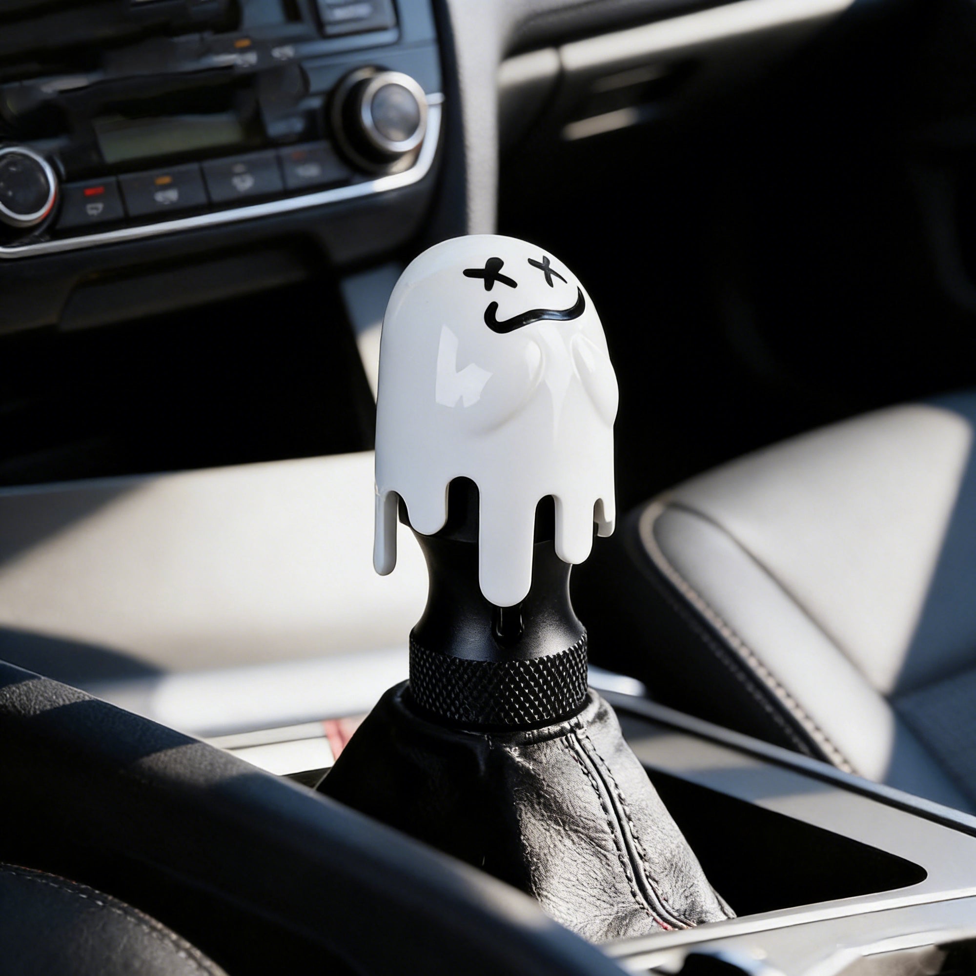 Universal Ghost Gear Shift Knob with 3 Threaded Adapters M8 M10 M12,Fits for Most Vehicles,Spooky Car Accessories Funny Gear Shifter Handle On Halloween